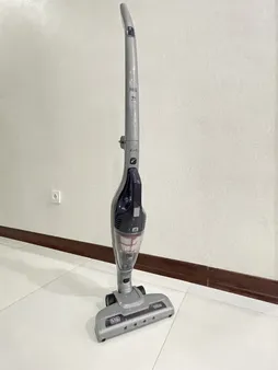 جارو شارژی بلک اند دکر مدل SVB520JW-B5