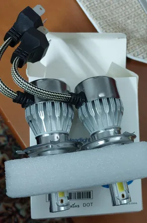 لامپ هدلایت خودرو مدل C6 H4 بسته دو عددی