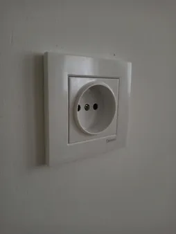 پریز برق محافظ دار دلند مدل آسا