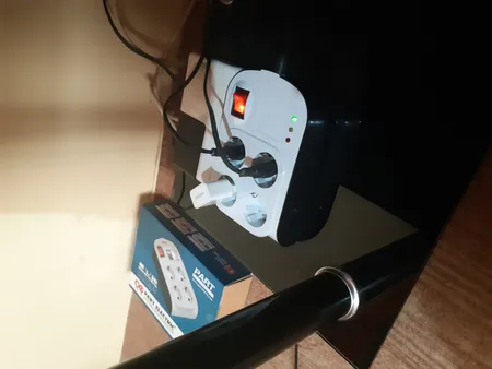 محافظ ولتاژ پارت الکتریک مدل PE8792