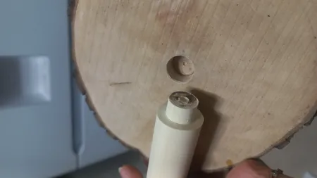 پایه رول دستمال کاغذی آرونی چوب طرح روستیک مدل SHOKA