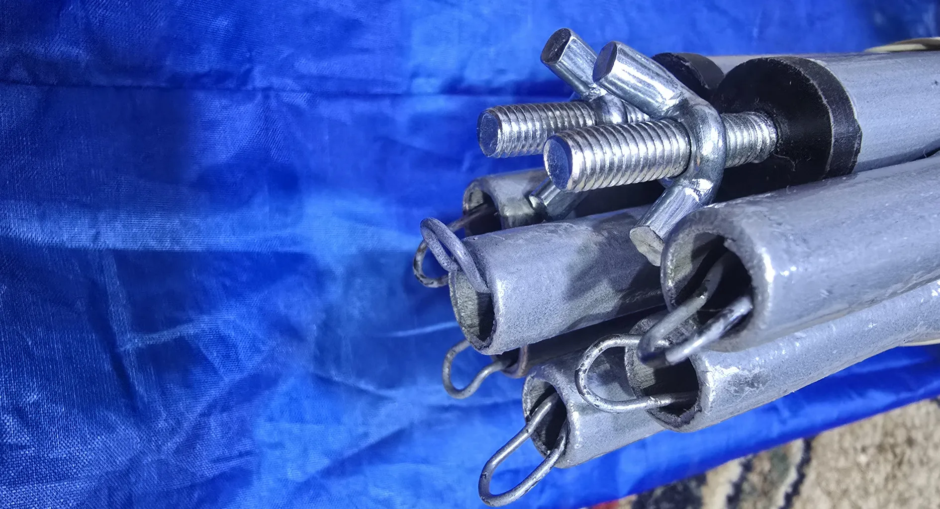 پایه سایه بان مدل آلمینیومی بسته 8 عددی