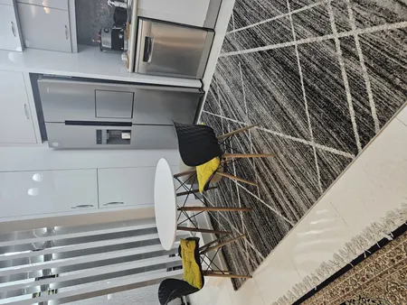 فرش ماشینی ساوین کد 4083 زمینه مشکی