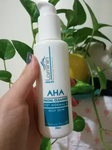 تجریه خرید ژل شستشو و پاک کننده صورت لامینین مدل Aha مناسب پوست چرب حجم 150 میلی لیتر
