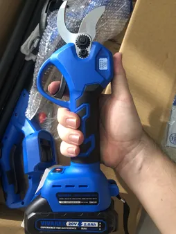 مجموعه سه عددی اره شارژی قیچی شارژی و دسته ویوارکس مدل vr-3206-pr