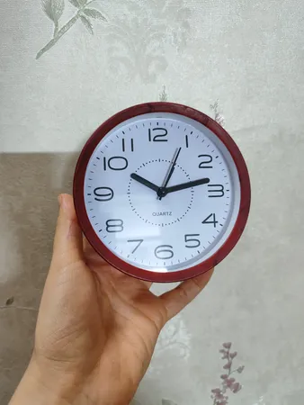 ساعت رومیزی عقربه‌ای مدل 2026