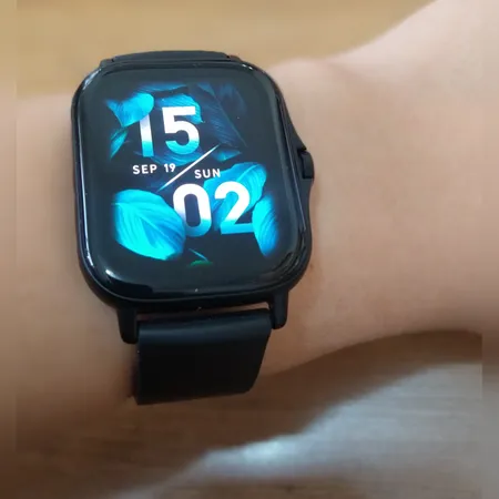 ساعت هوشمند امیزفیت مدل GTS 2 Global بند سیلیکونی