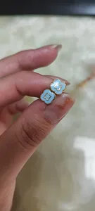 تجریه خرید گوشواره میخی طلا 18 عیار زنانه بان گالری مدل ونکلیف گوارسه دوبل