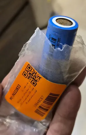 باتری لیتیوم یون قابل شارژ مدل 18650 ظرفیت 2200 میلی آمپرساعت