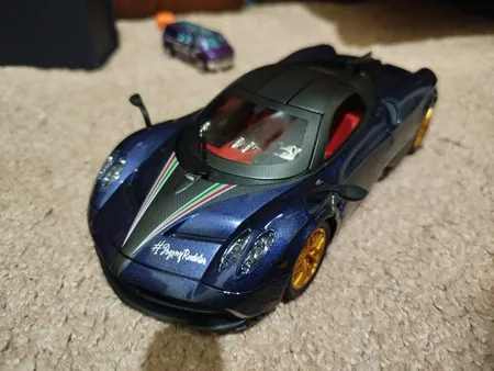 ماکت ماشین مدل پاگانی