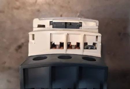 کنتاکتور 32 آمپر اشنایدر مدل LC1D32M7