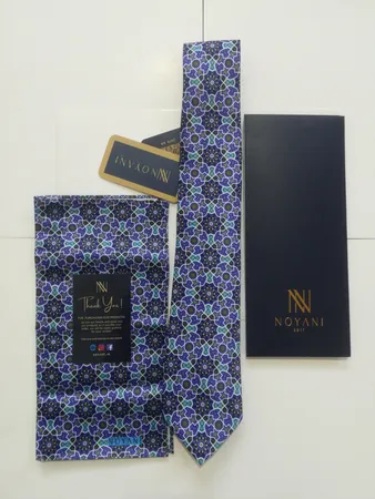 کراوات مردانه مدل کاشی کد ۱۲۷