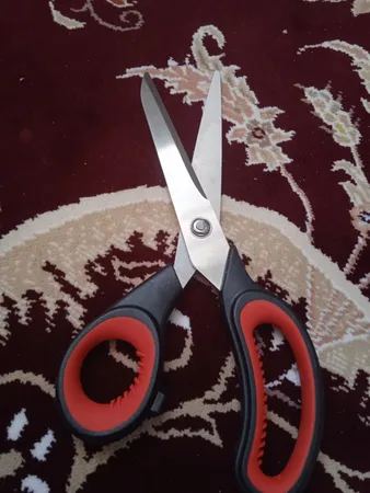 قیچی گیلدا مدل دسته رنگی