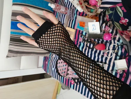 ساق دست زنانه مدل فیش نت دو انگشتی