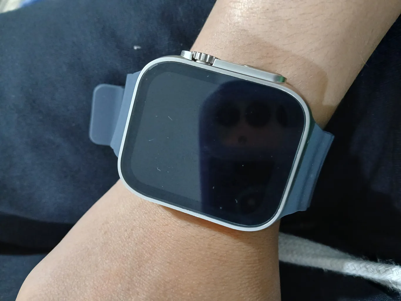 ساعت هوشمند اوآلی مدل OS8 Ultra Pro دارای قابلیت های صفحه نمایش رنگی، صفحه نمایش لمسی، کنترل موسیقی (Music Player) بند سیلیکون