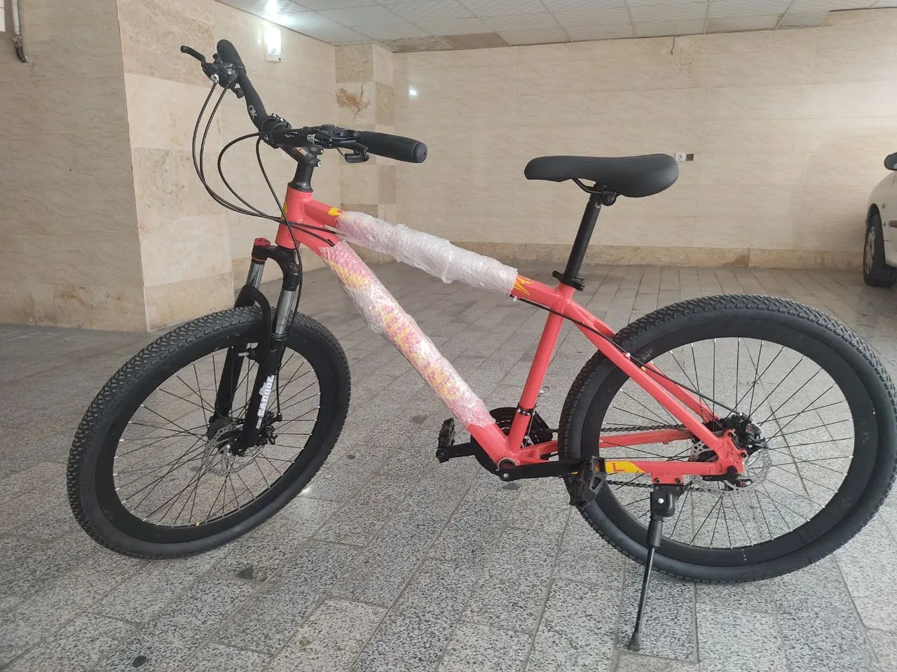 دوچرخه کوهستان هیلند مدل آلمینیومی کمک قفل شو ترمز دیسکی سایز طوقه 26 اینچ