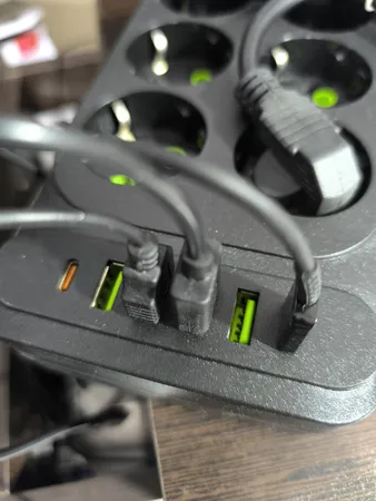 چندراهی برق پاورسوکت مدل F34u Type-C هشت خانه