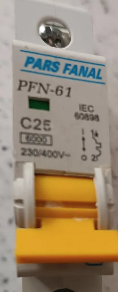 فیوز مینیاتوری تک فاز 25 آمپر دنا الکتریک ایرانیان مدل B25-6KA