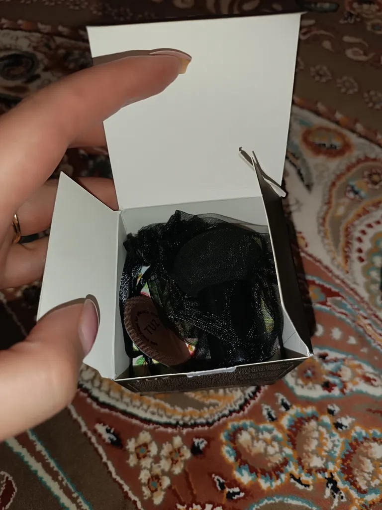 کوشن توز مدل گل رز شماره 01 به همراه پد آرایشی