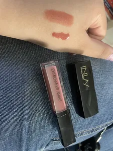 تجریه خرید رژ لب مایع این لی مدل Ruby Glow شماره M250