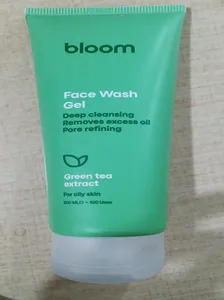 تجریه خرید ژل شستشو صورت بلوم مدل عصاره چای سبز مناسب برای پوست چرب حجم 200 میلی لیتر