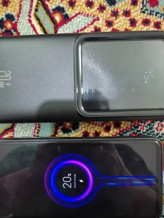 پاوربانک 20 وات یوسمز مدل CD212-20W ظرفیت 20000 میلی آمپر