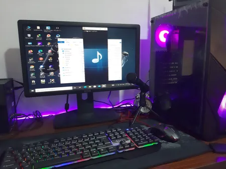 کیبورد گیمینگ تسکو مدل TK 8021L با حروف فارسی، سوییچ ممبران، Full-Size، نورپردازی RGB LED