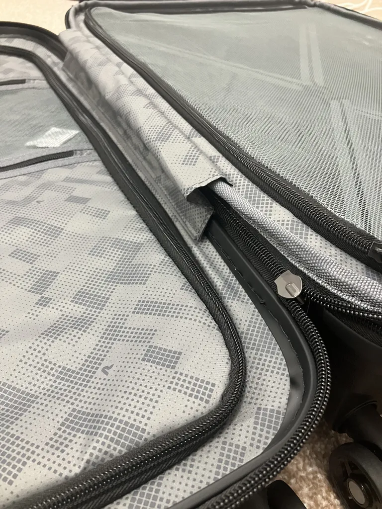 چمدان رونکاتو مدل  BUTTERFLY کد 418182 سایز متوسط