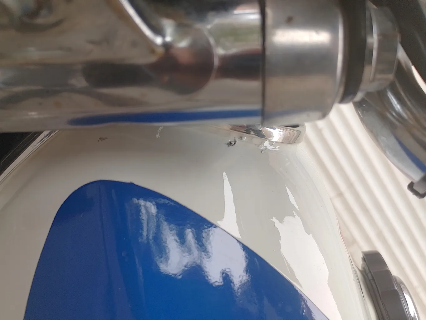 باک موتور سیکلت تیزرو پارت مدل کاستوم 84 WHT مناسب برای هوندا CDI به همراه قاب بغل