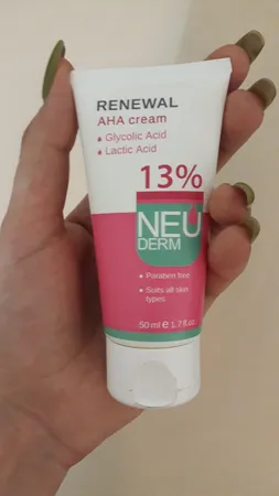 کرم لایه بردار نئودرم مدل Renewal AHA 13% حجم 50 میلی لیتر
