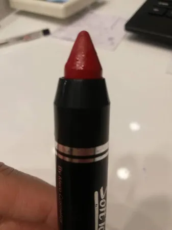 رژ لب مدادی میلوس شماره 37