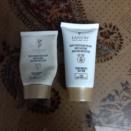 کرم ضدآفتاب رنگی لانسون SPF50 مدل مولتی اکشن شماره 1.5، مناسب پوست‌های چرب، حجم 40 میلی‌لیتر