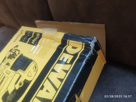 اره عمودبر دیوالت مدل DWE349