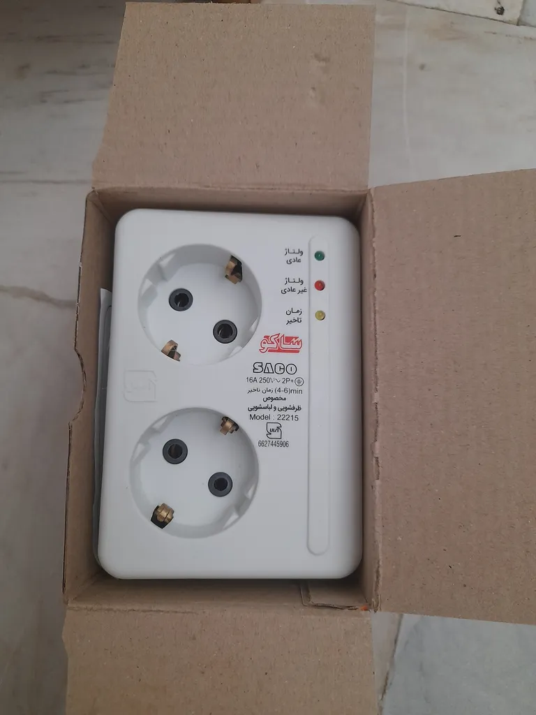 محافظ ولتاژ ساکو مدل P-22213