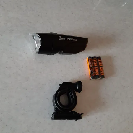 چراغ جلو دوچرخه اوکی مدل xc-785