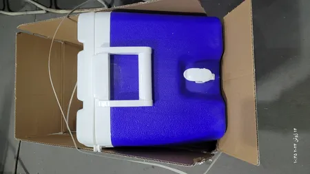 یخدان سفری کیش ترموس مدل شیردار گنجایش 38 لیتر