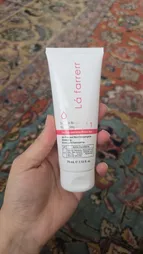 کرم کنترل‌کننده چربی و آبرسان لافارر مدل 01 مناسب پوستهای چرب و مستعد آکنه حجم 75 میلی‌لیتر