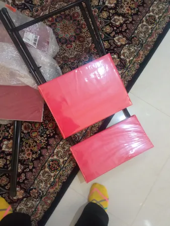 میز و صندلی تحریر تاشو و تنظیم شو باس قرمز