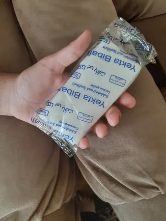 حوله یکبار مصرف یکتا بی بافت کد G40Plain سایز 40×75 سانتی متر بسته 50 عددی