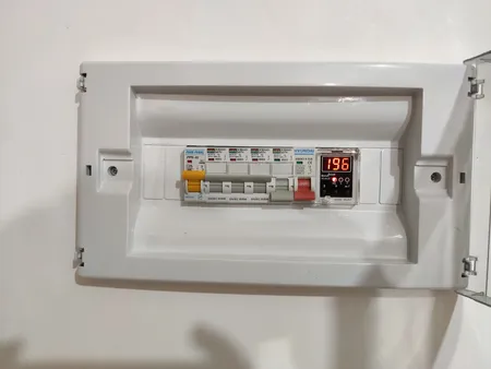 محافظ ولتاژ شیوا امواج مدل VPJN-20