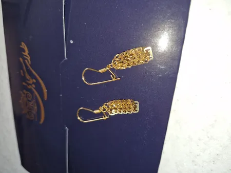 گوشواره طلا 18 عیار زنانه طلای مستجابی مدل لیزر کات کد 05