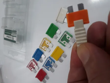 فیوز خودرو لی تل فیوز مدل وکیوم مجموعه 11 عددی