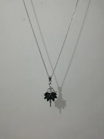 گردنبند دخترانه طرح بالرین کد 084