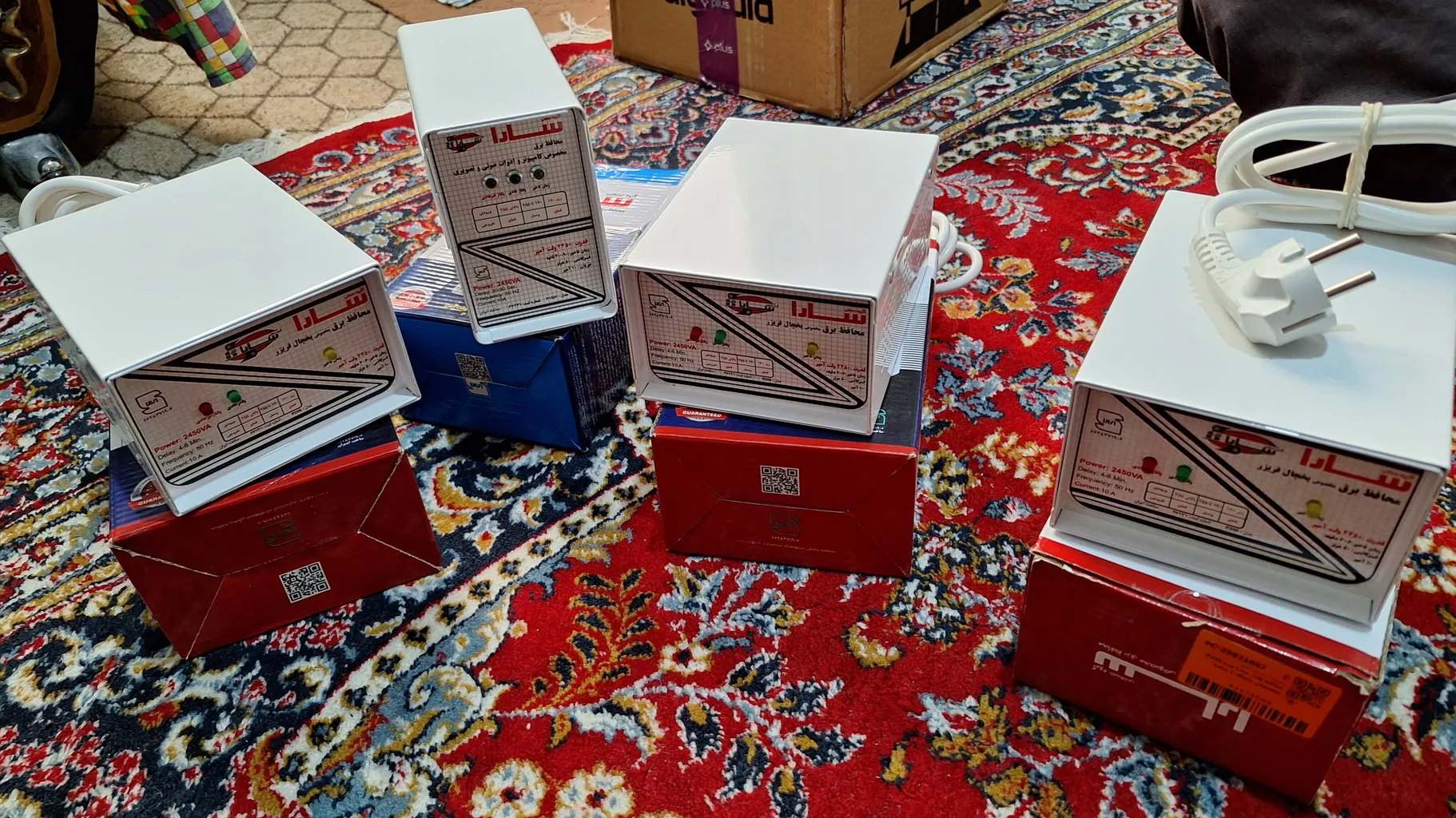 محافظ ولتاژ سارا مدل P152F مناسب برای تلویزیون و کامپیوتر