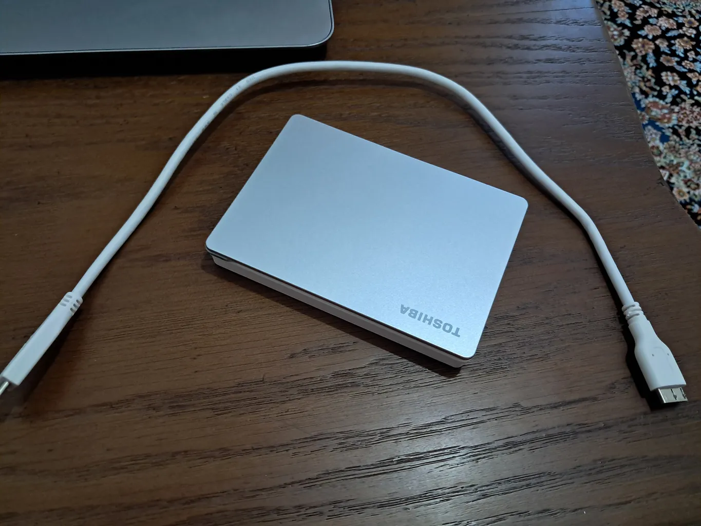 هارد اکسترنال توشیبا مدل Canvio Flex ظرفیت دو ترابایت دارای رابط USB Type-A 3.2