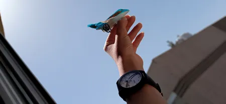 ساعت مچی عقربه ای والار طرح هواپیما کد LF2559