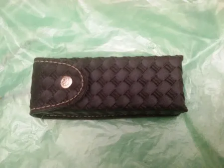 کیف عینک مدل صدفی به همراه اسپری عینک