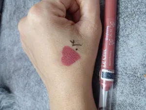 تجریه خرید رژ لب مدادی لچیک شماره 15