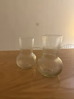 گلدان دکوری مدل شیشه ای دنیز