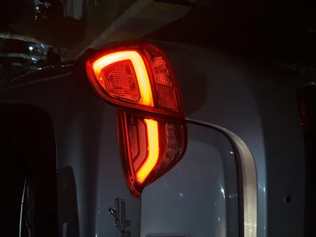 چراغ خطر عقب نورگستر مدل پلاس مناسب برای کوئیک بسته 2 عددی